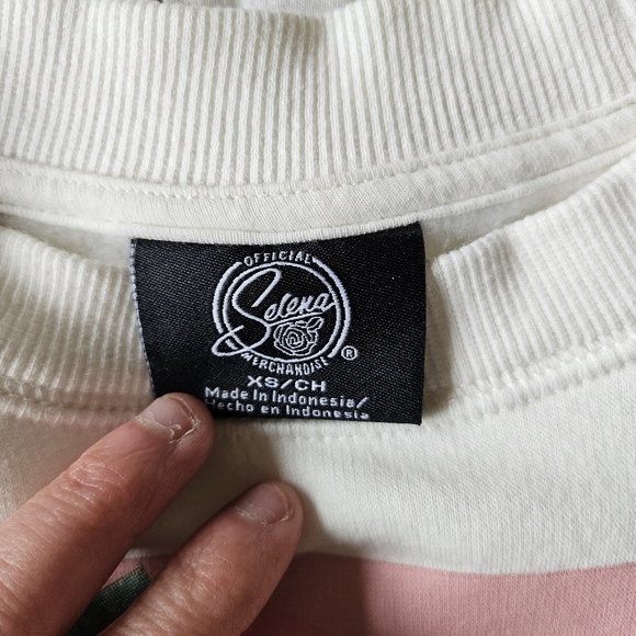 EUC Old Navy Selena Graphic Crop Sweatshirt Women Xsmall Oversized White - Picture 7 of 12